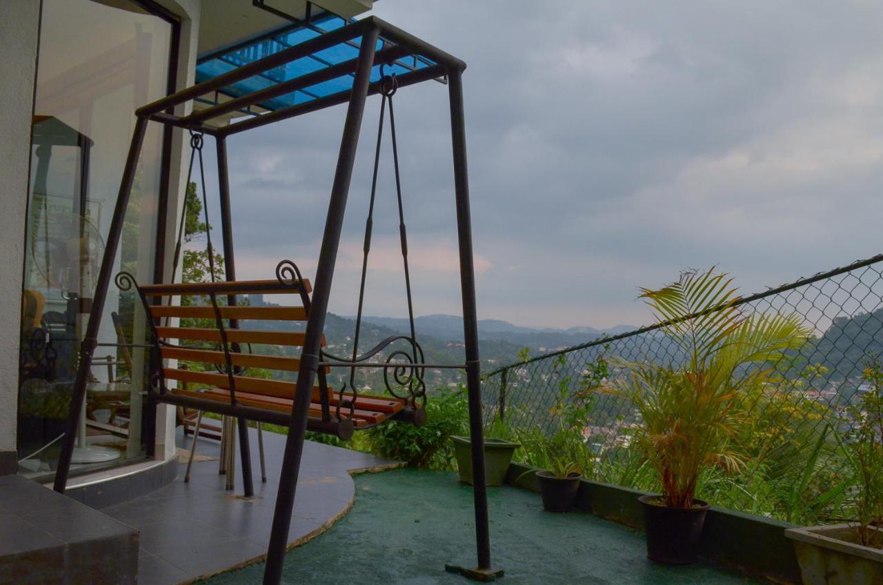 Angel Tower Bed & Breakfast Kandy Bagian luar foto