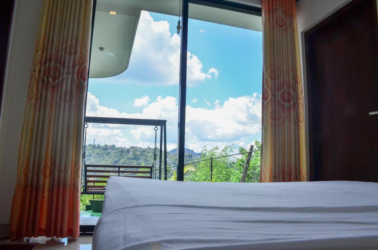 Angel Tower Bed & Breakfast Kandy Bagian luar foto