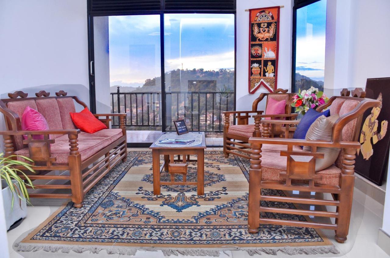 Angel Tower Bed & Breakfast Kandy Bagian luar foto